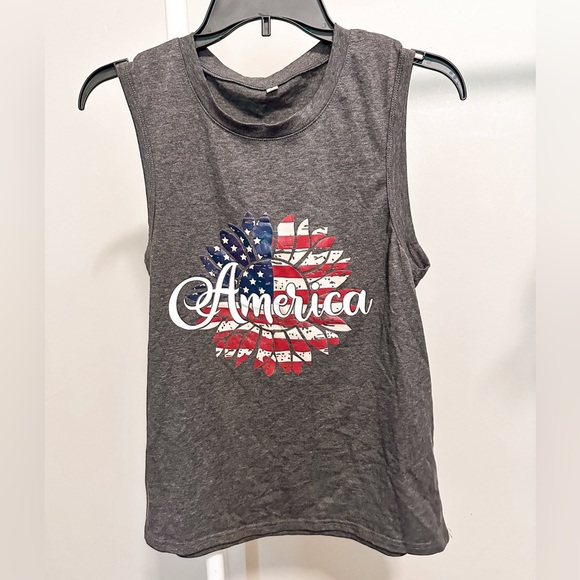Tops - Gray America Tank Top Size Small